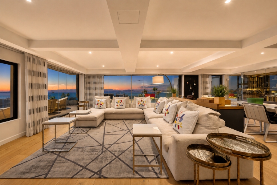 3 Bedroom Property for Sale in Sea Point Western Cape
